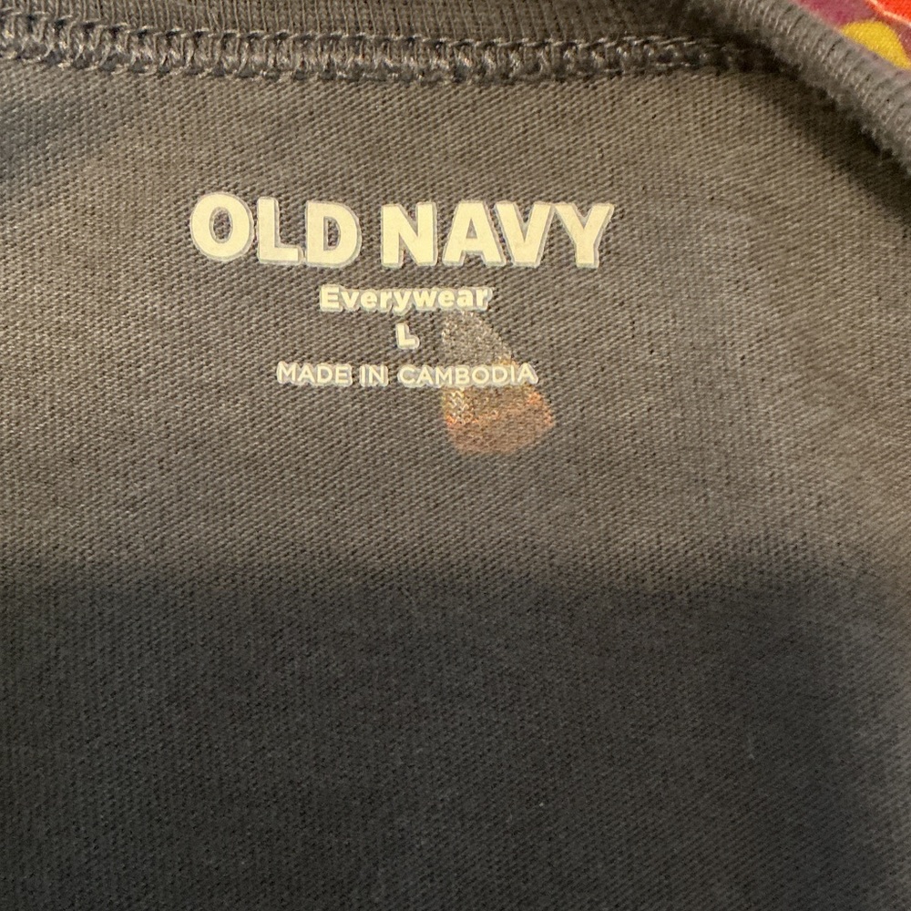 Fall/Halloween Old Navy Dark Gray V-Neck Tee with  Candy Corn Details - Picture 3 of 3
